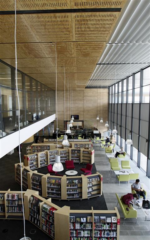 Inside the Craigieburn Public Library